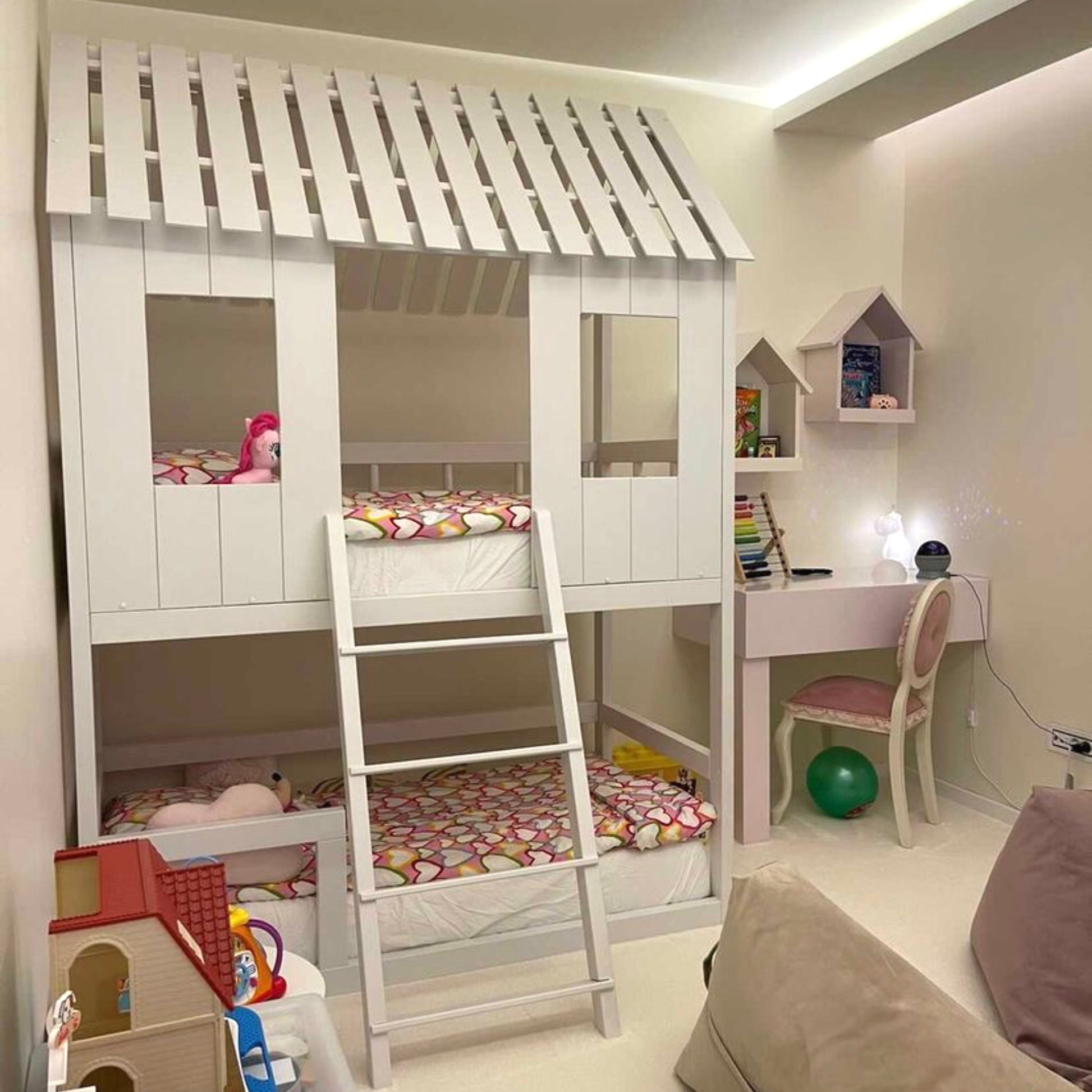 Dečiji kućica krevet na sprat sa merdevinama NASTJA